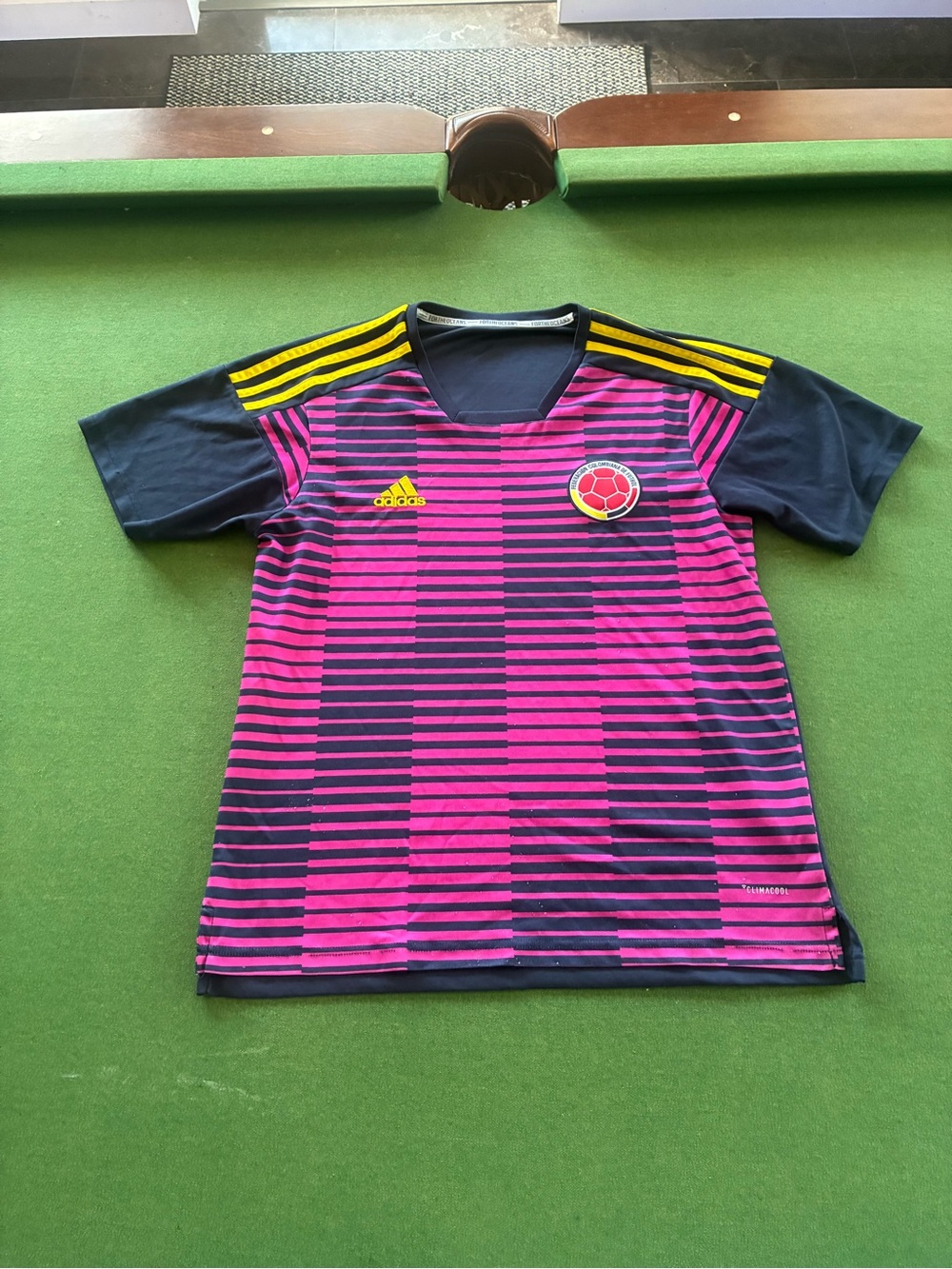 Adidas Colombia Soccer 2018 Pregame Training Jersey Men’s Medium Blue Pink M